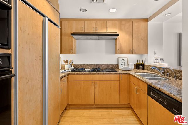11847 Gorham Avenue 112, Los Angeles, CA 90049