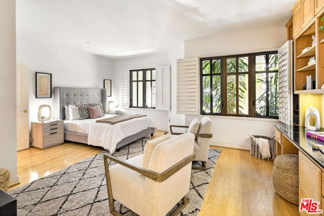 11847 Gorham Avenue 112, Los Angeles, CA 90049
