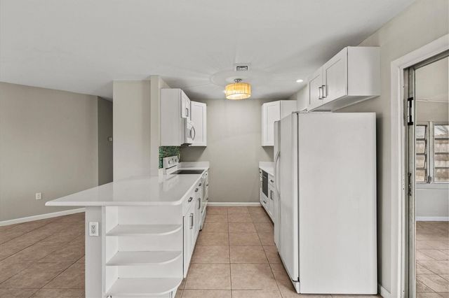 324 GRANADA BOULEVARD, North Port, FL 34287