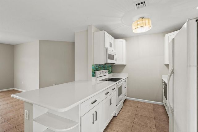 324 GRANADA BOULEVARD, North Port, FL 34287