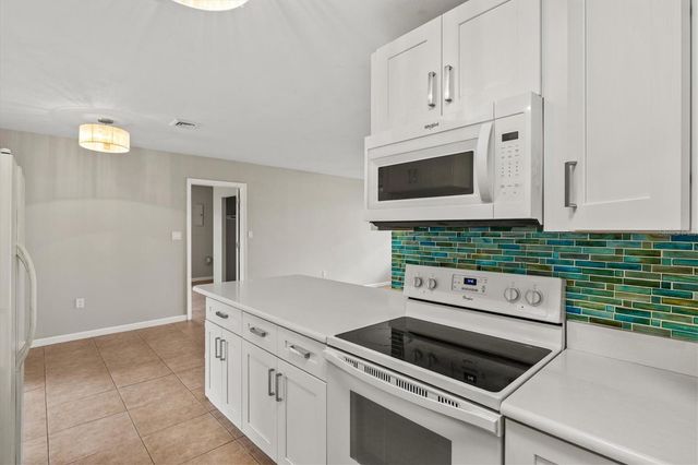 324 GRANADA BOULEVARD, North Port, FL 34287