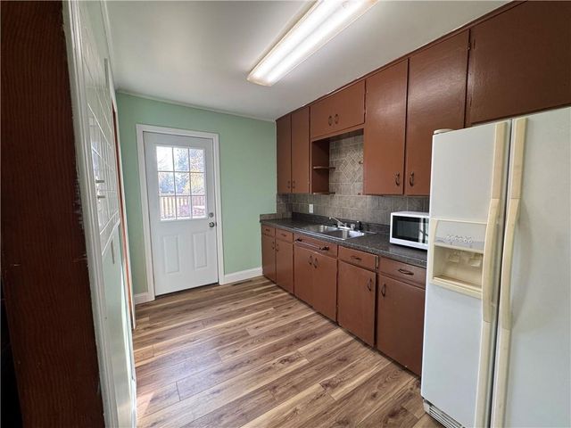 105 W Billings Street, Pittsburg, KS 66762