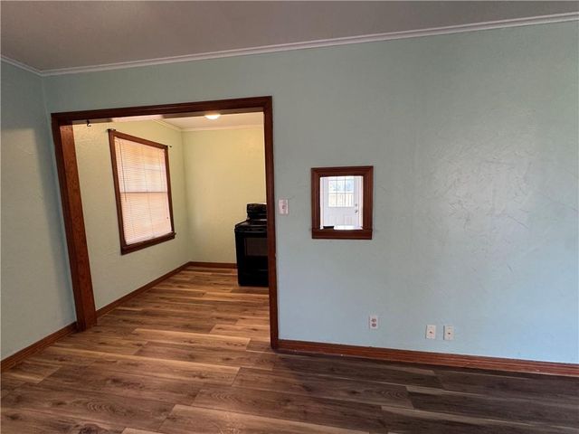 105 W Billings Street, Pittsburg, KS 66762