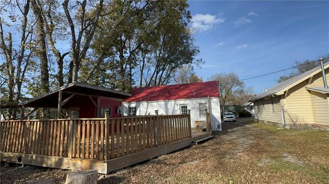 105 W Billings Street, Pittsburg, KS 66762