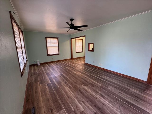 105 W Billings Street, Pittsburg, KS 66762