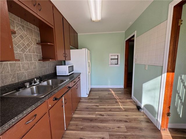 105 W Billings Street, Pittsburg, KS 66762