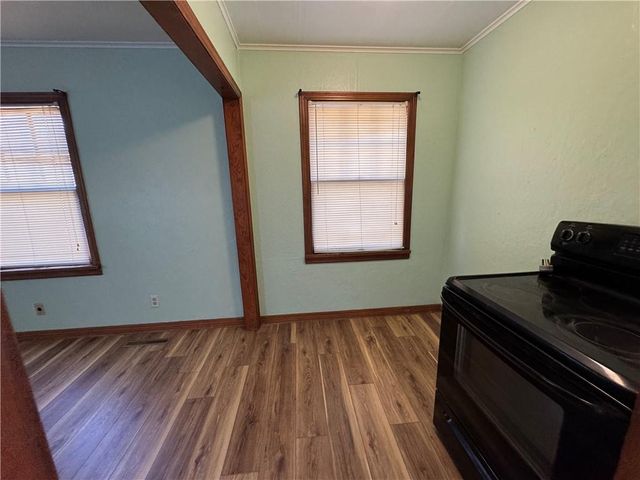 105 W Billings Street, Pittsburg, KS 66762