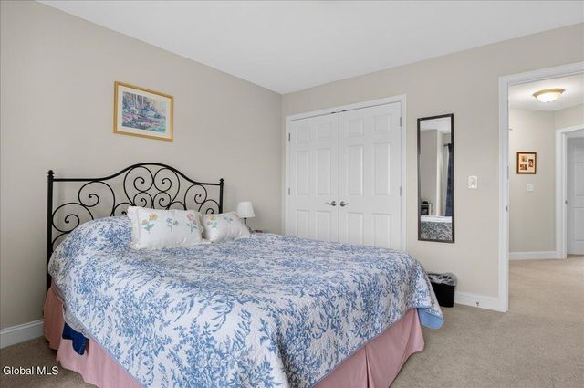 76 Waverly Circle, Colonie, NY 12189