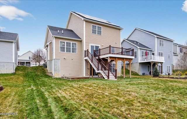 76 Waverly Circle, Colonie, NY 12189