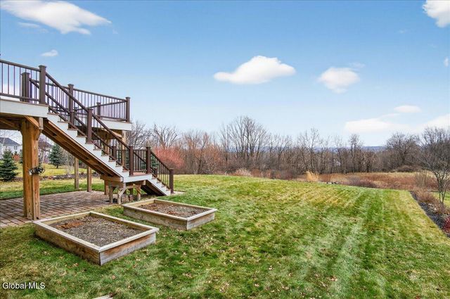 76 Waverly Circle, Colonie, NY 12189