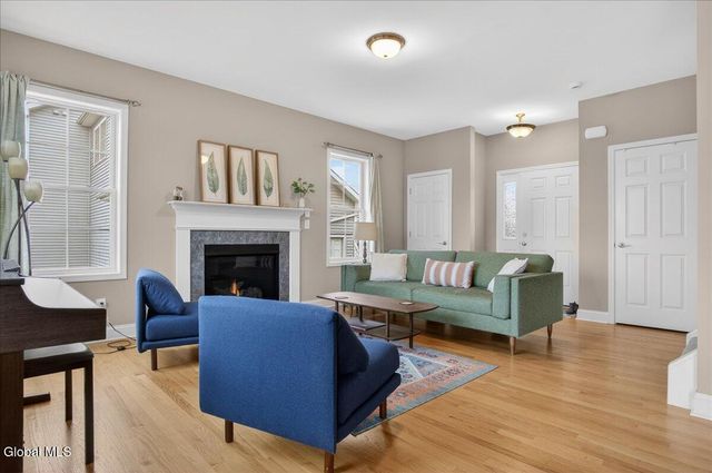 76 Waverly Circle, Colonie, NY 12189