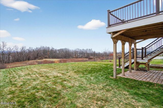 76 Waverly Circle, Colonie, NY 12189