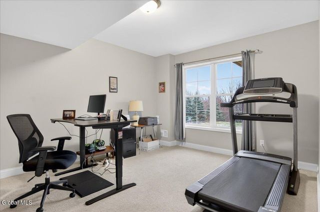 76 Waverly Circle, Colonie, NY 12189