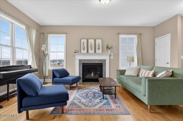 76 Waverly Circle, Colonie, NY 12189