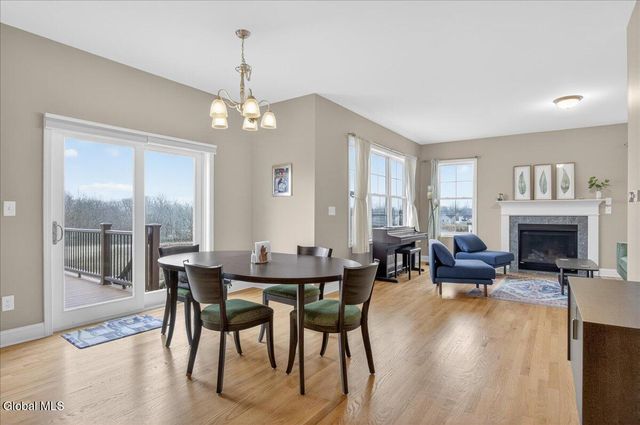 76 Waverly Circle, Colonie, NY 12189