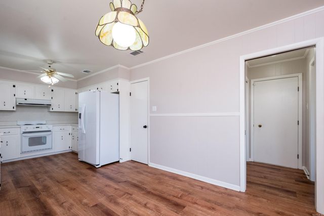 28 Walnut Valley Drive, Little Rock, AR 72211