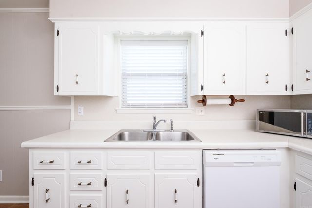 28 Walnut Valley Drive, Little Rock, AR 72211