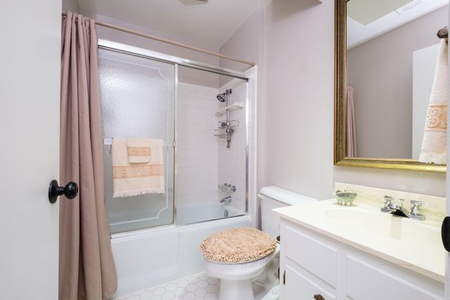 28 Walnut Valley Drive, Little Rock, AR 72211