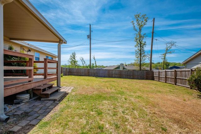 28 Walnut Valley Drive, Little Rock, AR 72211