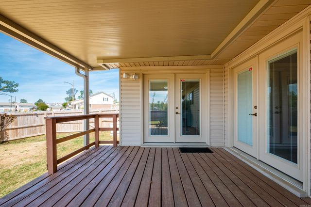 28 Walnut Valley Drive, Little Rock, AR 72211