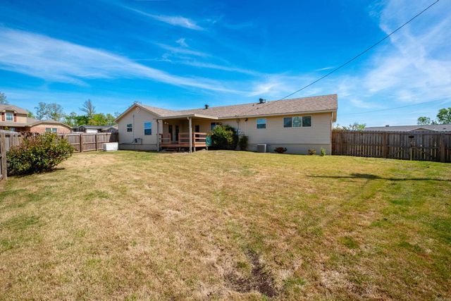 28 Walnut Valley Drive, Little Rock, AR 72211