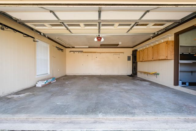 28 Walnut Valley Drive, Little Rock, AR 72211