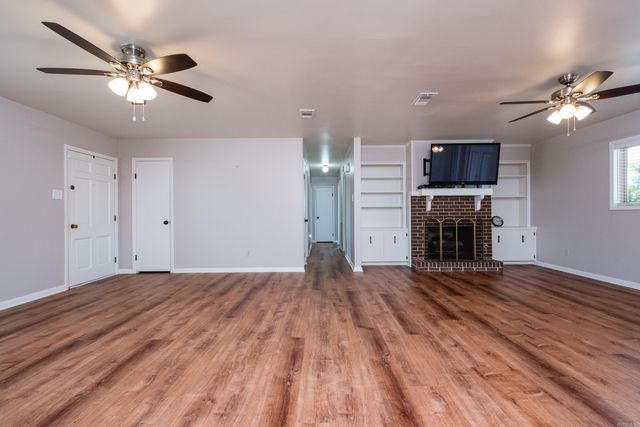 28 Walnut Valley Drive, Little Rock, AR 72211