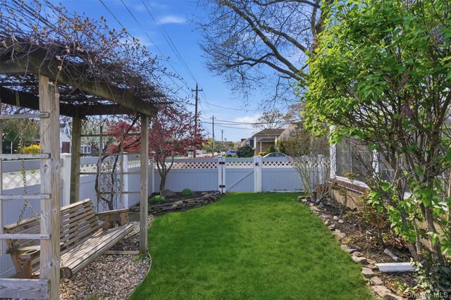 2185 Howard Place, Bellmore, NY 11710