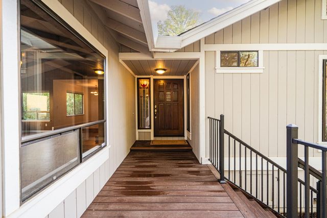 19501 Chaparral Cir, Penn Valley, CA 95946