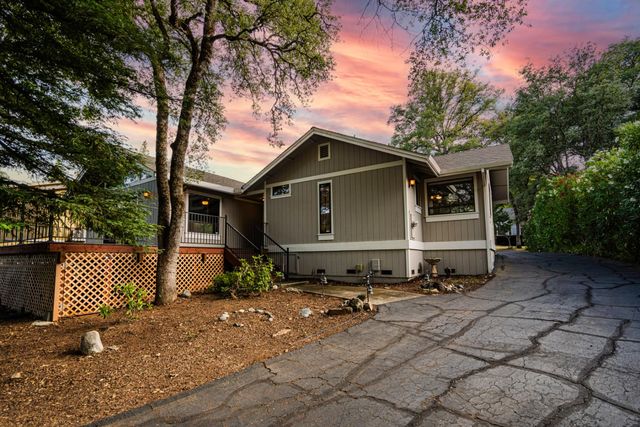 19501 Chaparral Cir, Penn Valley, CA 95946