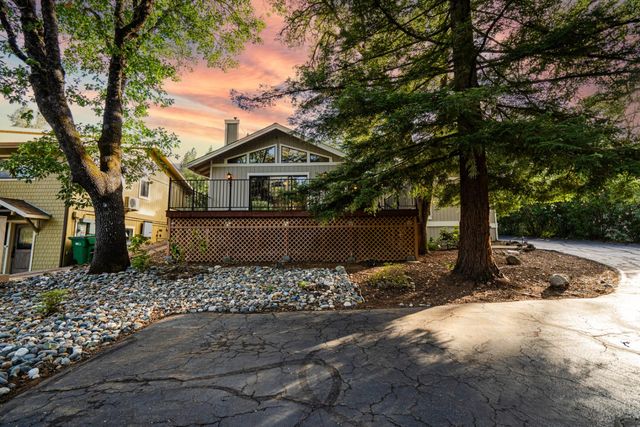 19501 Chaparral Cir, Penn Valley, CA 95946