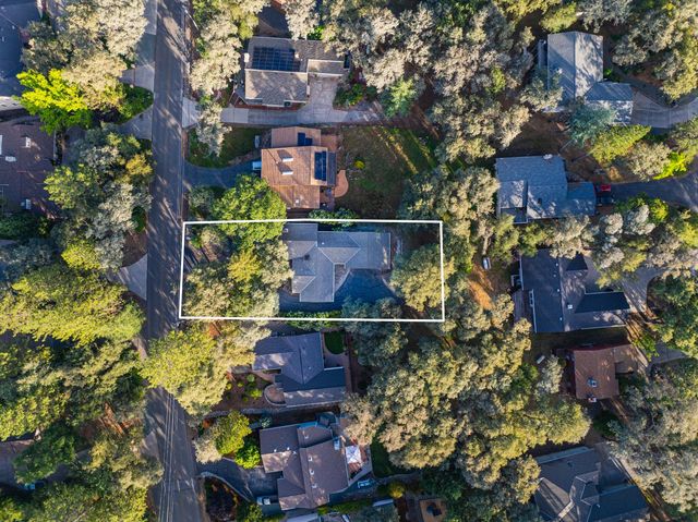 19501 Chaparral Cir, Penn Valley, CA 95946