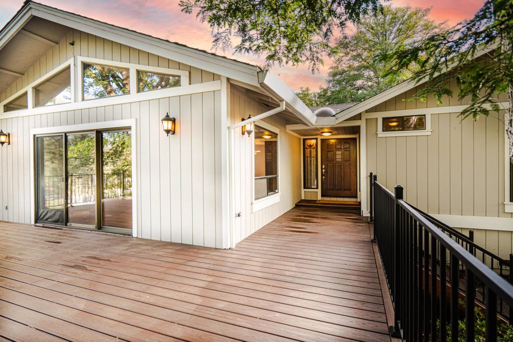 19501 Chaparral Cir, Penn Valley, CA 95946
