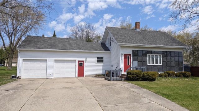 1108 MAIN STREET, Kellnersville, WI 54247