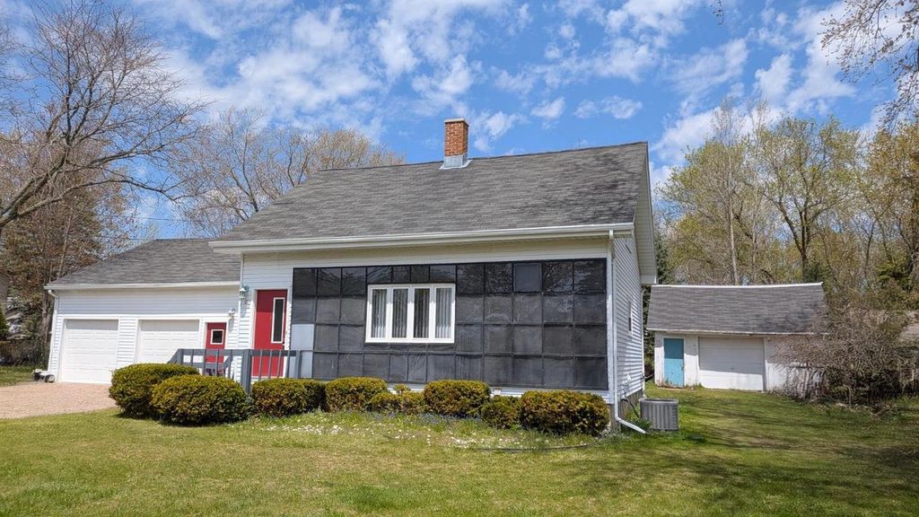 1108 MAIN STREET, Kellnersville, WI 54247