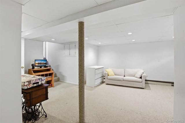 15 5th Place, Syosset, NY 11791