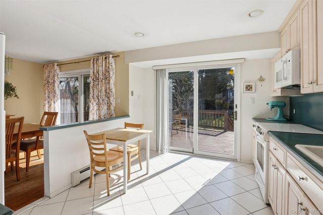 15 5th Place, Syosset, NY 11791