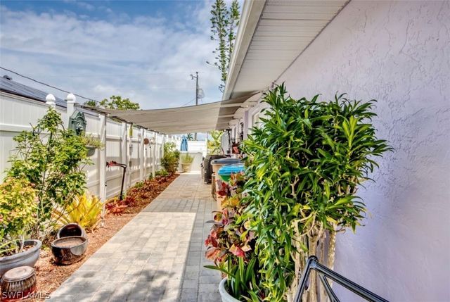 539 W Archer PKWY, Cape Coral, FL 33904