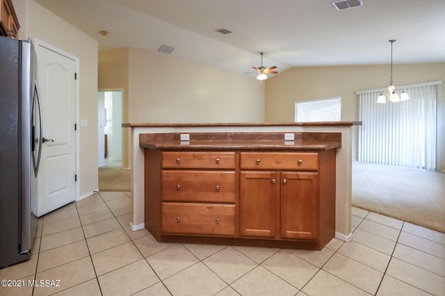 10489 E Bonpland Willow Drive, Tucson, AZ 85747