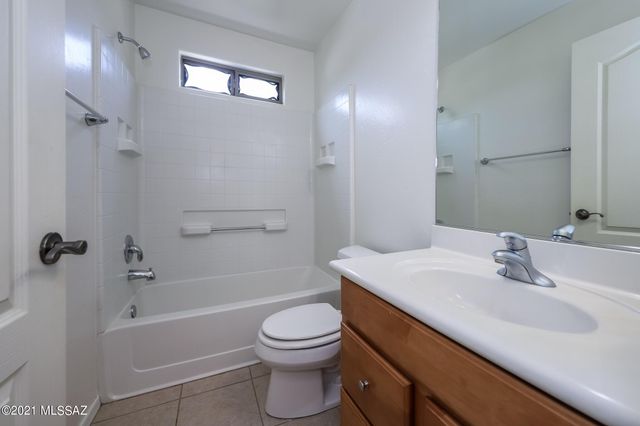 10489 E Bonpland Willow Drive, Tucson, AZ 85747