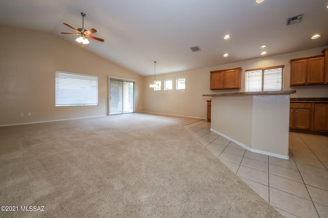 10489 E Bonpland Willow Drive, Tucson, AZ 85747
