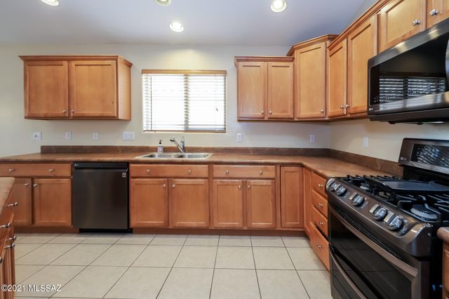 10489 E Bonpland Willow Drive, Tucson, AZ 85747