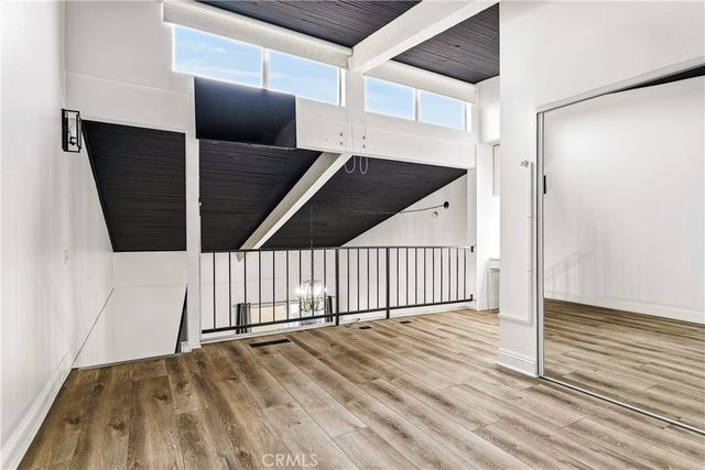 5460 White Oak F303, Encino, CA 91316