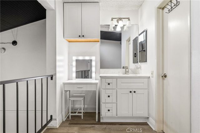 5460 White Oak F303, Encino, CA 91316