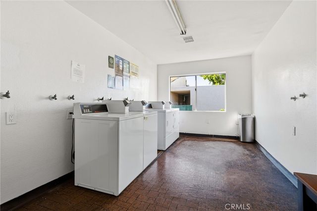 5460 White Oak F303, Encino, CA 91316