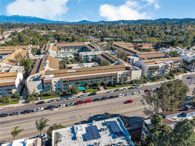 5460 White Oak F303, Encino, CA 91316