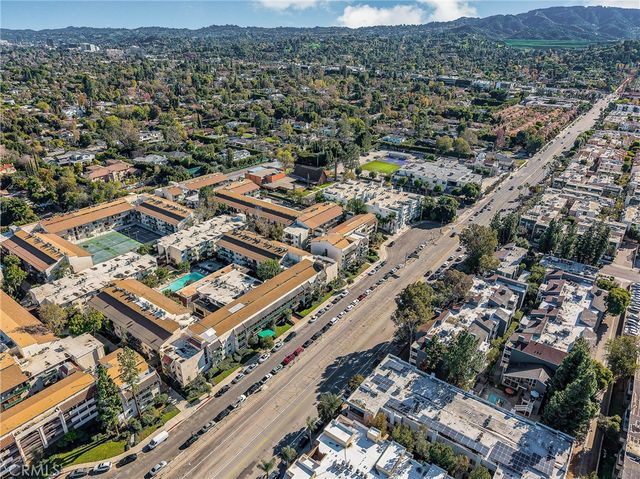 5460 White Oak F303, Encino, CA 91316