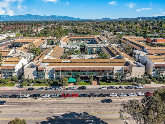 5460 White Oak F303, Encino, CA 91316