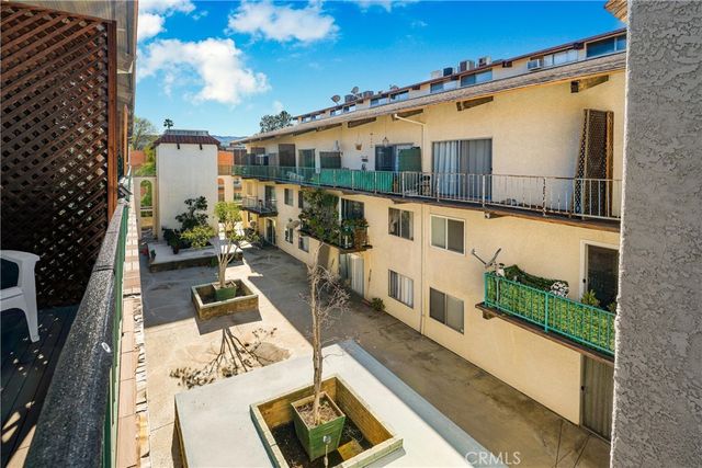 5460 White Oak F303, Encino, CA 91316