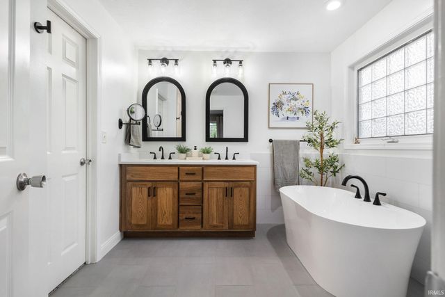 53702 Songbird Way, Bristol, IN 46507